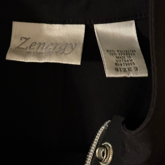 Zenergy by Chico’s black lightweight, long sleeve, zip front jacket size 3 = XL - Picture 5 of 10